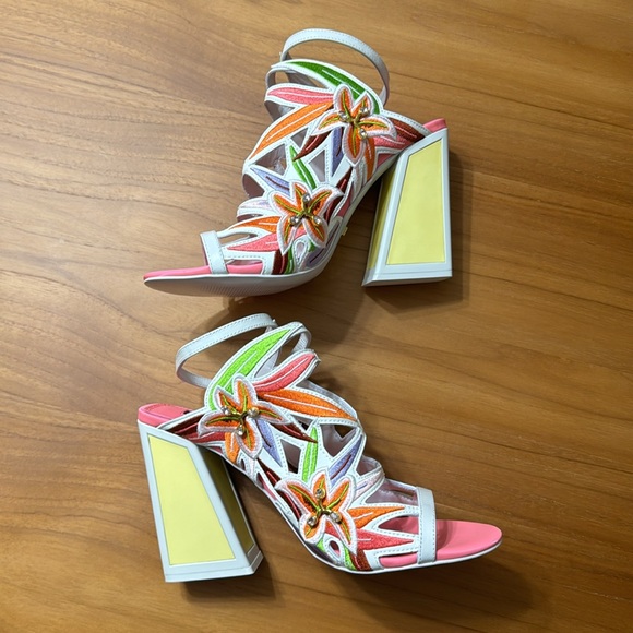 Kat Maconie Calypso kicker heels in pastel floral - Picture 4 of 7